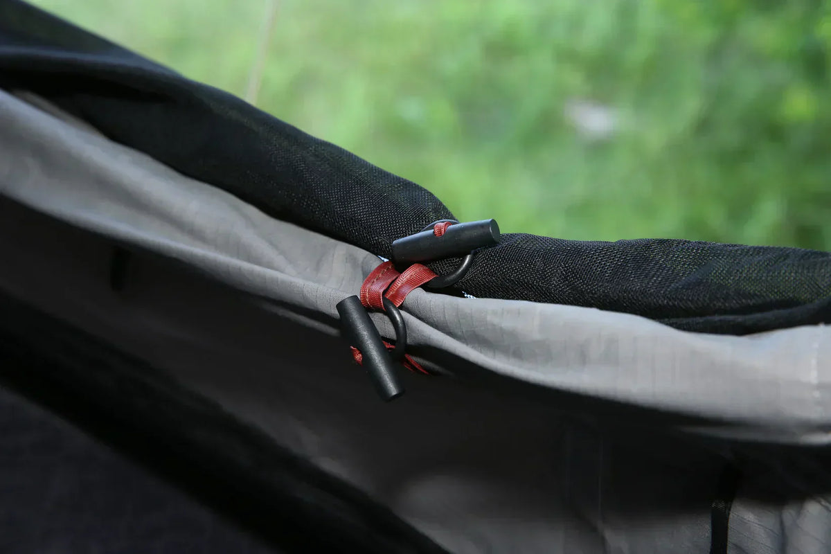 Tenda da Tetto a Guscio In Alluminio - 4 Persone