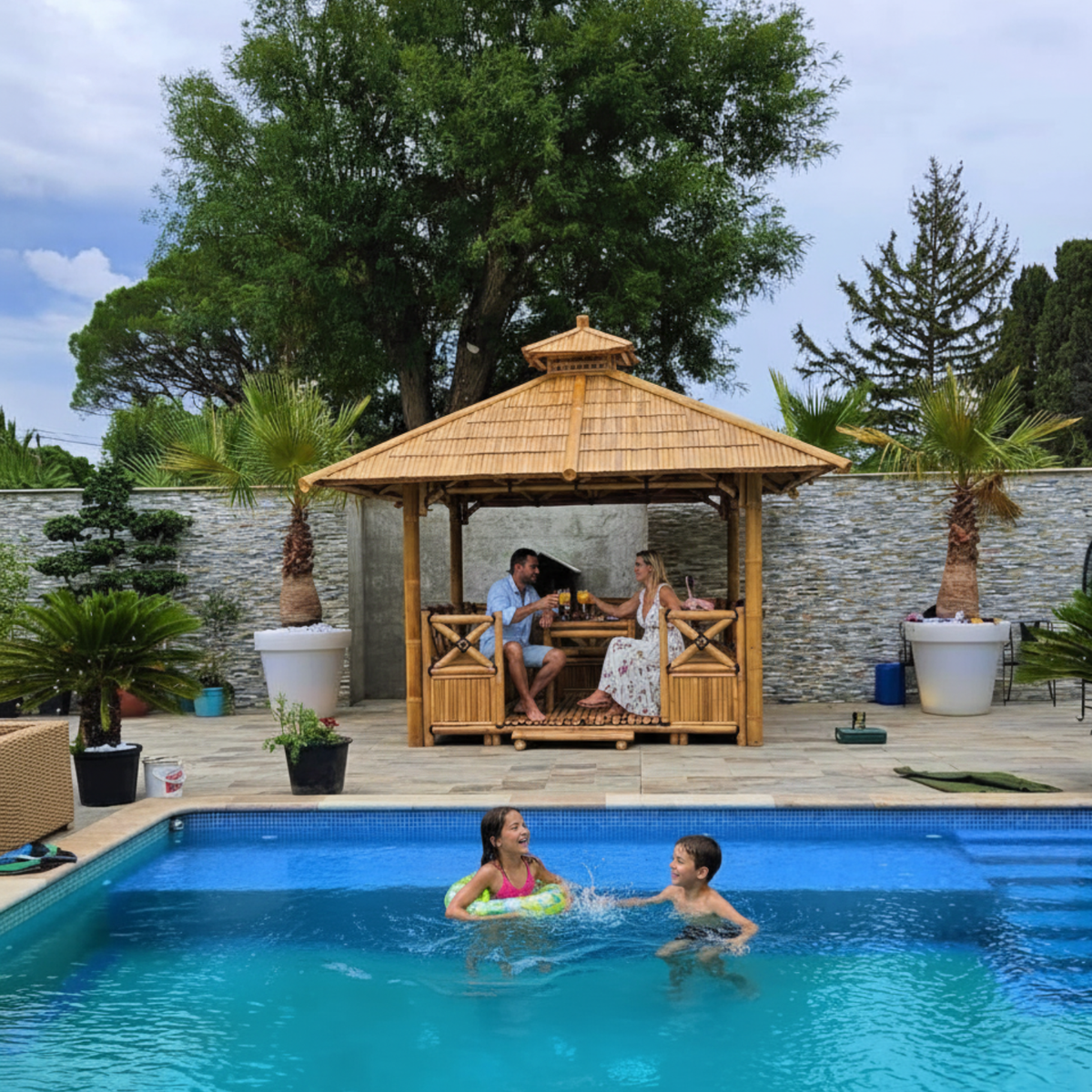 Paillote in Bambù con Panche M1 | Gazebo & Pergola Naturale con Spazio Pranzo | Tetto in Bambù o Palma | 250x250 & 300x300 cm