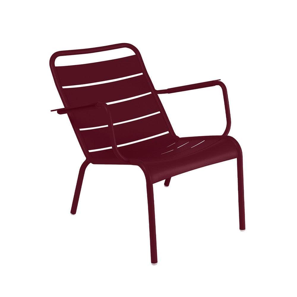 Poltrona bassa da giardino LUXEMBOURG-Fermob-Ciliegia Nera- | Homestorys